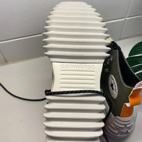 Nice shoes!! - Picture 4 of 10